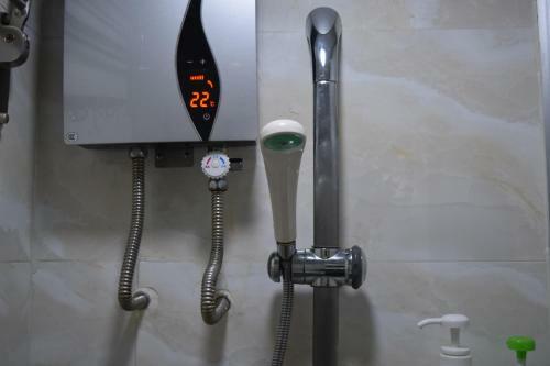 Hostal May House