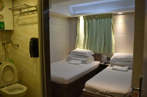 Hostal May House