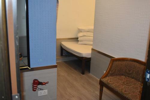 Hostal May House