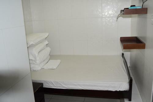 Hostal May House