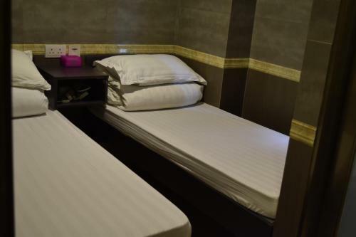 Hostal May House
