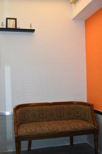 Hostal May House