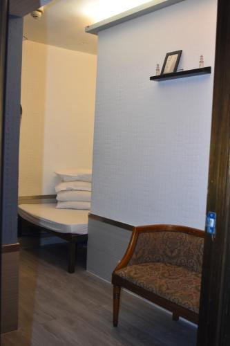Hostal May House
