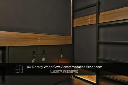 Roomlord - Capsule Hotel (formerly Vee Inn)
