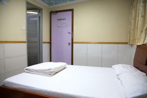 Hostal Yau King Hotel