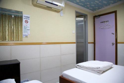 Hostal Yau King Hotel