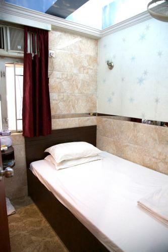 Hostal Yau King Hotel