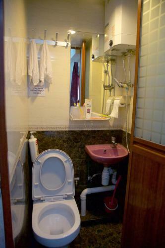 Hostal Yau King Hotel