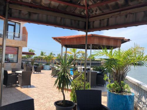 Hotel Le Petit Bateau