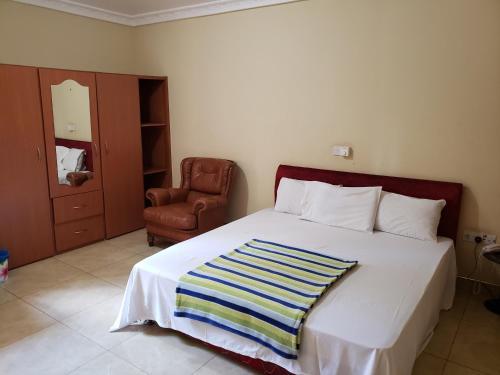 Nabegyi Hotel