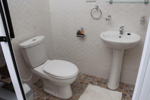 Hostal Rose Leat Elegant Bed & Breakfast