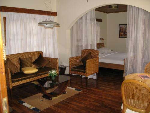 Esther's Hotel