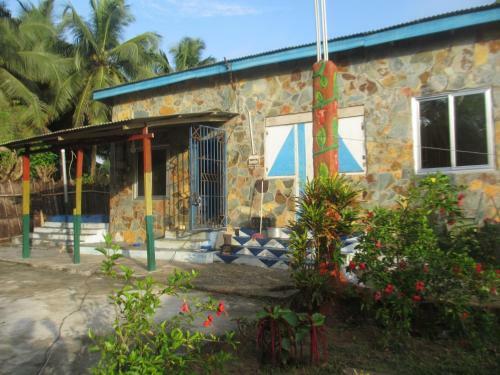 Hostal Jah Mighty Love Land