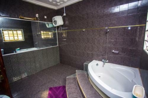 Villa Luxurious 5 Bedroom Home