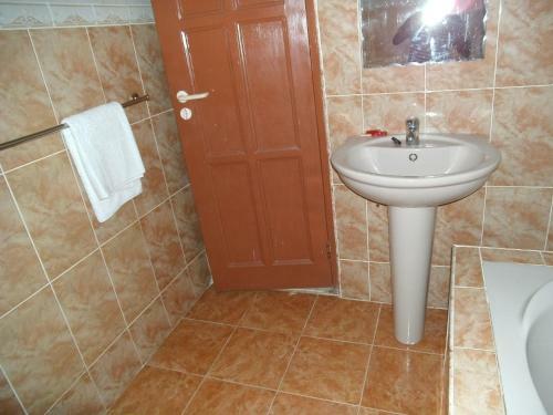 Pemicsa Hotel Accra