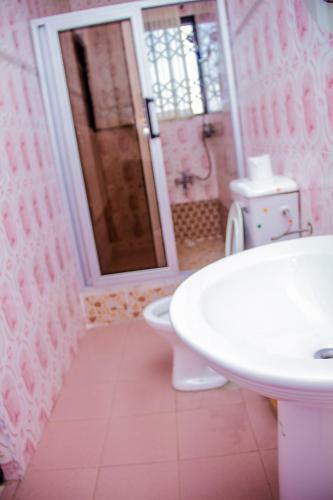 Hostal Elizz Guest House