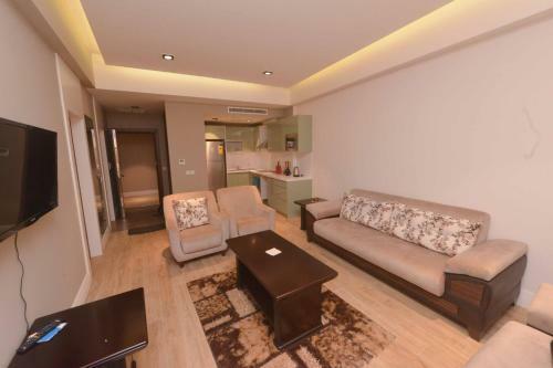 Pls Apartments - Cantonments