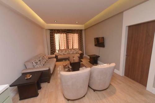 Pls Apartments - Cantonments