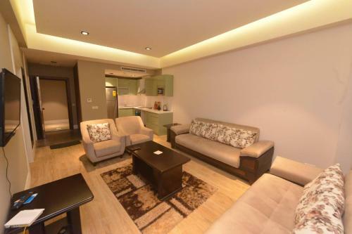 Pls Apartments - Cantonments