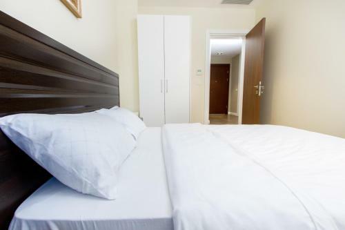 Pls Apartments - Cantonments