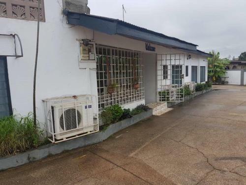 Hostal Nelis Lodge