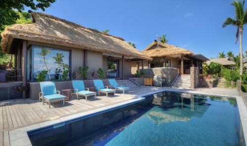 Hotel Vomo Island Resort