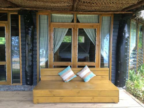 Hotel Waruka Bay Resort