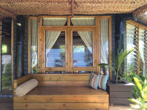 Hotel Waruka Bay Resort
