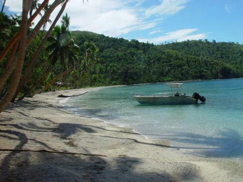 Hostal Dolphin Bay Divers Retreat