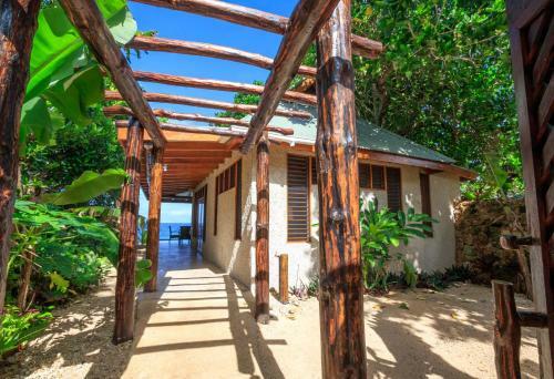 Hotel Savasi Island Resort