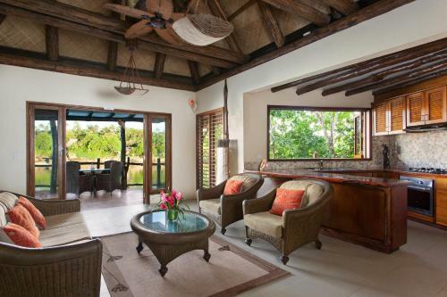 Hotel Savasi Island Resort