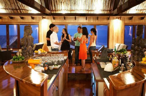 Hotel Outrigger Fiji Beach Resort