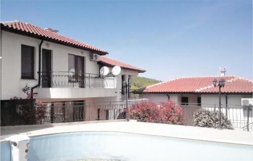 Three-bedroom Holiday Home In Primorsko