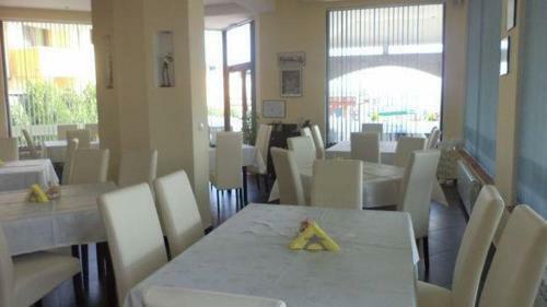 Hostal Happy Ring Guest Rooms