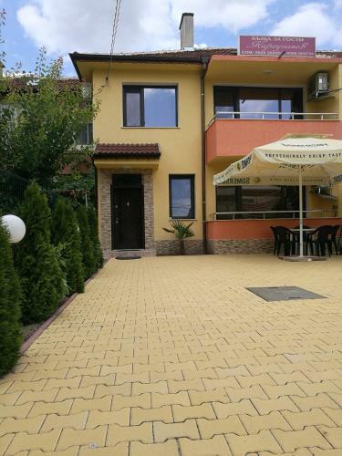 Hostal Guest House Karaulanov
