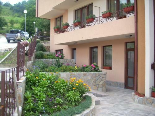 Blyan Family Hotel