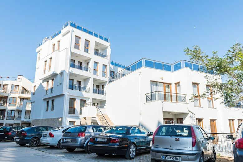 Byala Vista Cliff Apartments