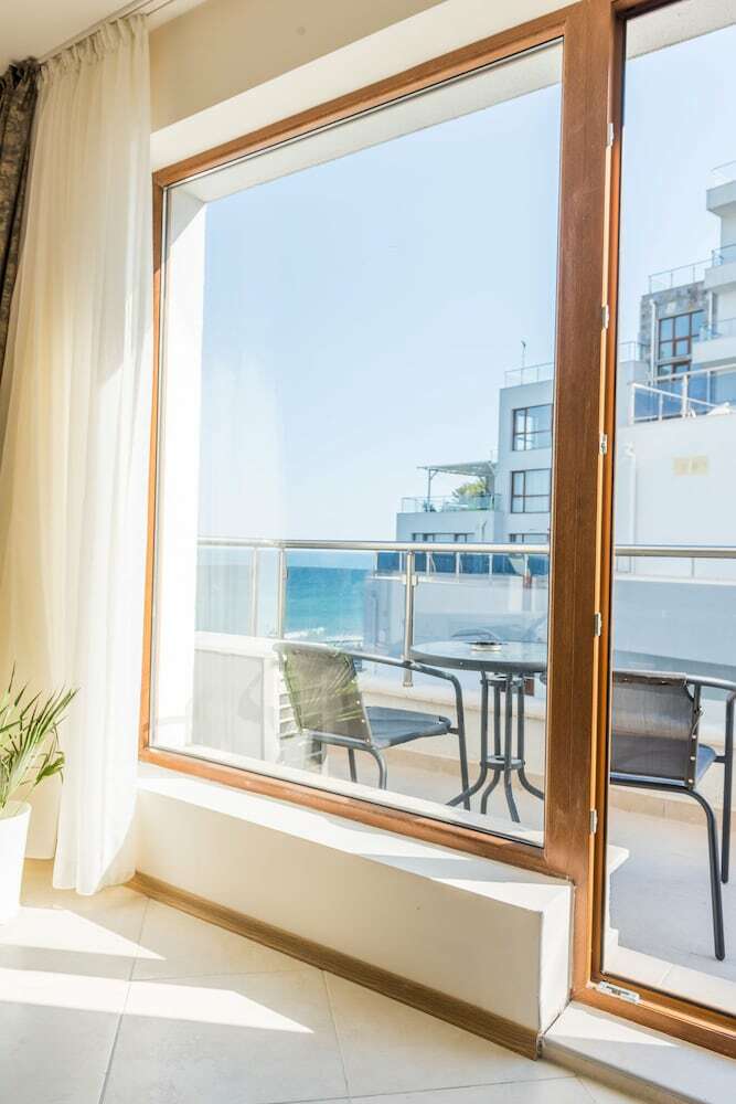 Byala Vista Cliff Apartments