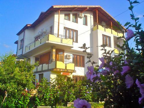 Hostal Walmar Guest House