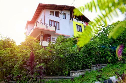 Hostal Walmar Guest House