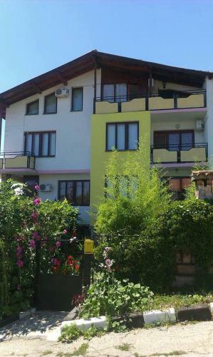 Hostal Walmar Guest House