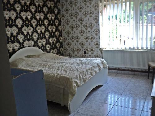 Hostal Guest House ?iparis