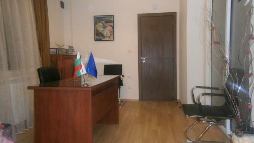Hostal Border House