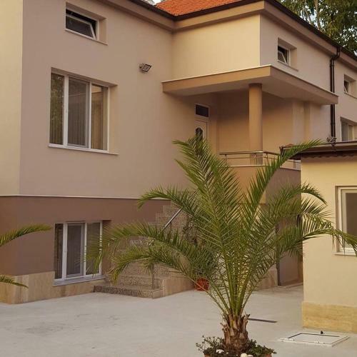 Hostal Villa Ros Guest House