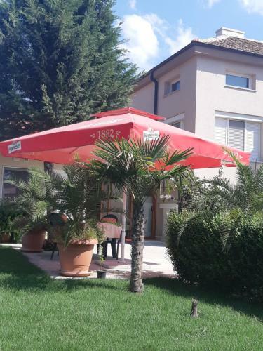 Hostal Villa Ros Guest House