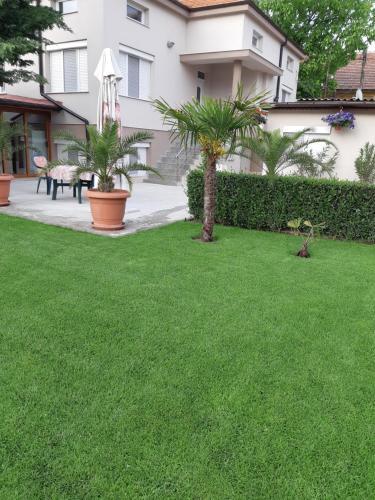 Hostal Villa Ros Guest House