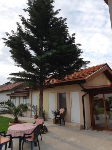 Hostal Villa Ros Guest House