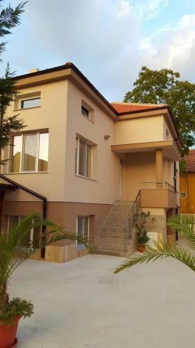 Hostal Villa Ros Guest House