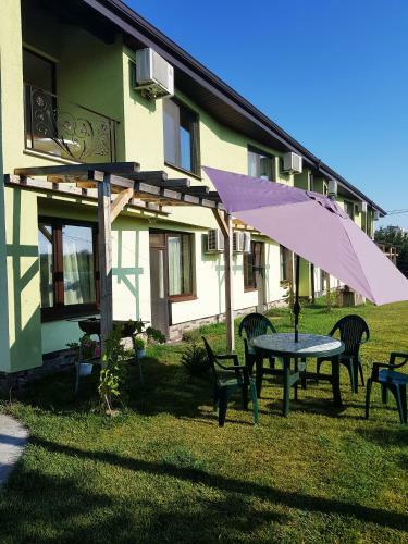 Hostal Guesthouse River House