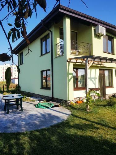 Hostal Guesthouse River House